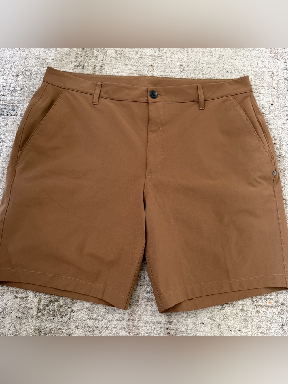 vuori meta short 8” inseam brown golf shorts size 38